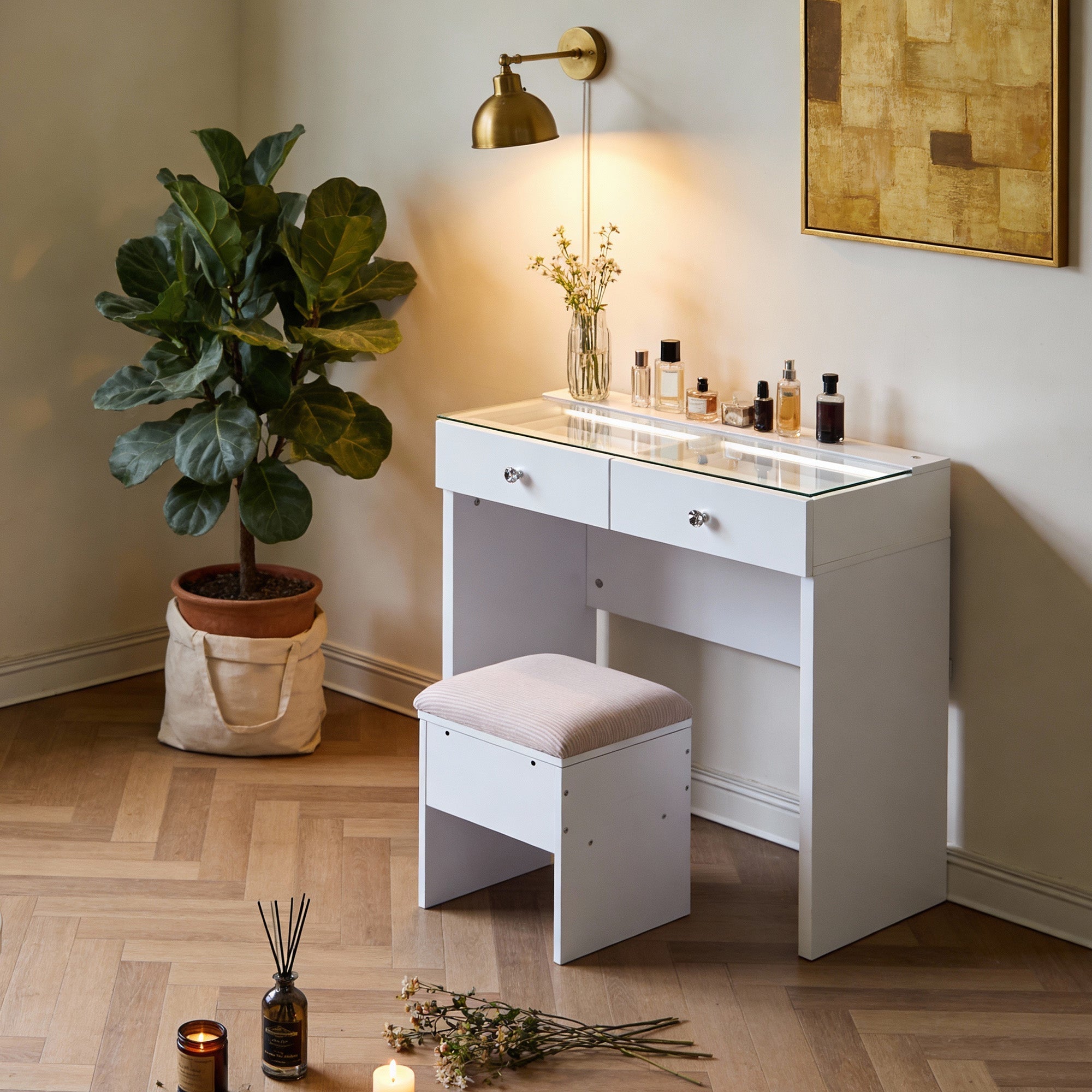 VANITII Aisling Vanity Desk features 2 Storage Drawers with Crystal Handles,built-in light strip on the desktop and adjustable brightness.It features a simple white design. When placed in the bedroom, it perfectly combines beauty and functionality.